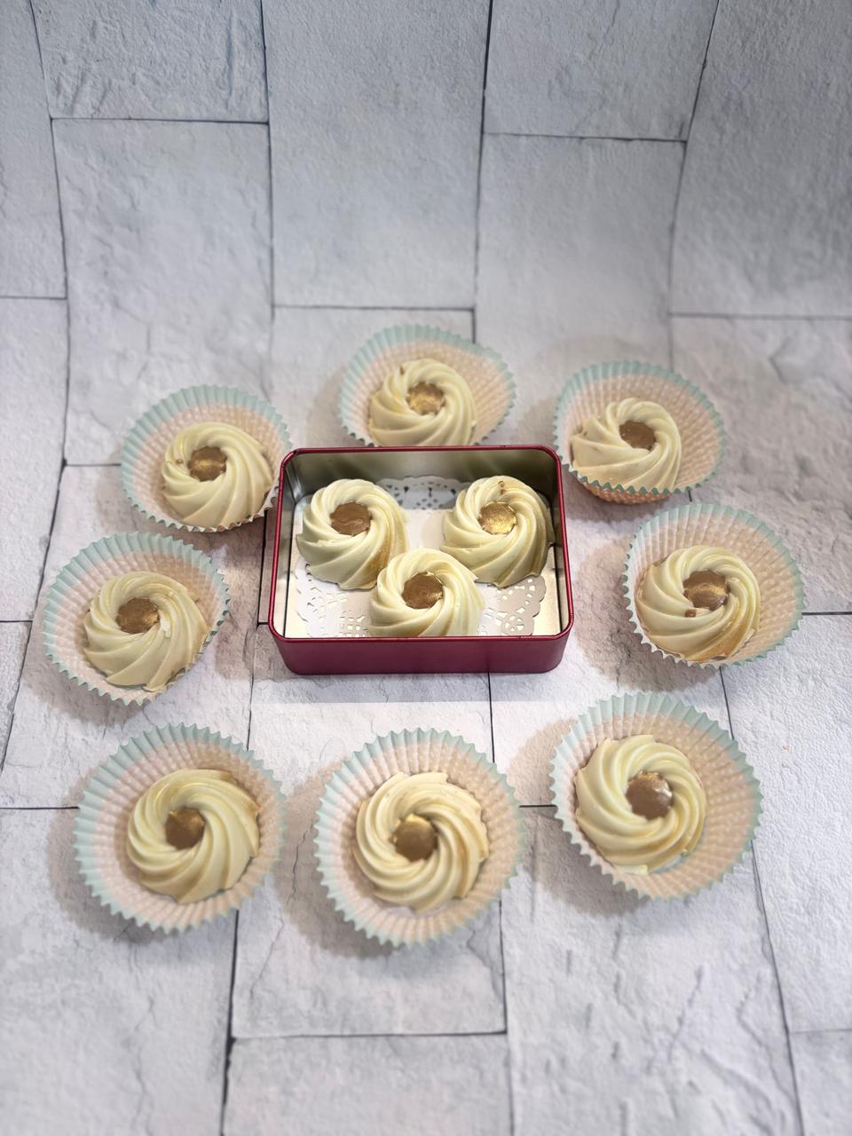 Lotus Biscoff Stuffed Chocolate Bonbons